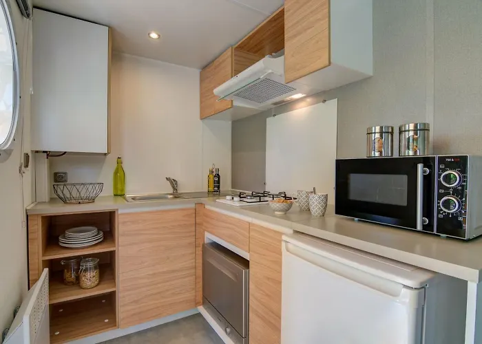 2p Кемпинг Мезон-Лафит