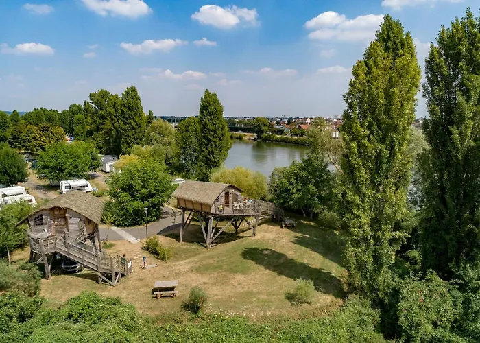 2p Мезон-Лафит