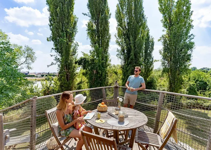 Кемпинг 2p Мезон-Лафит